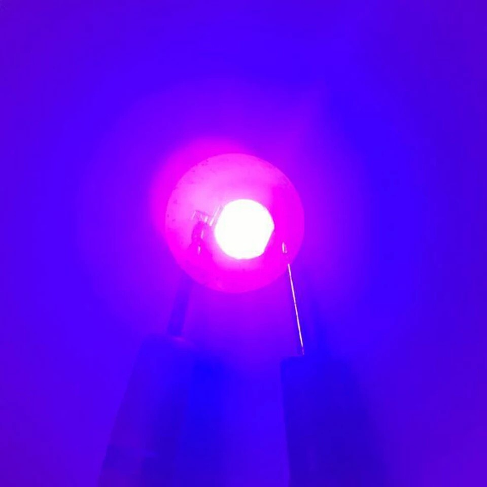 Chiếu đèn đèn tia cực tím