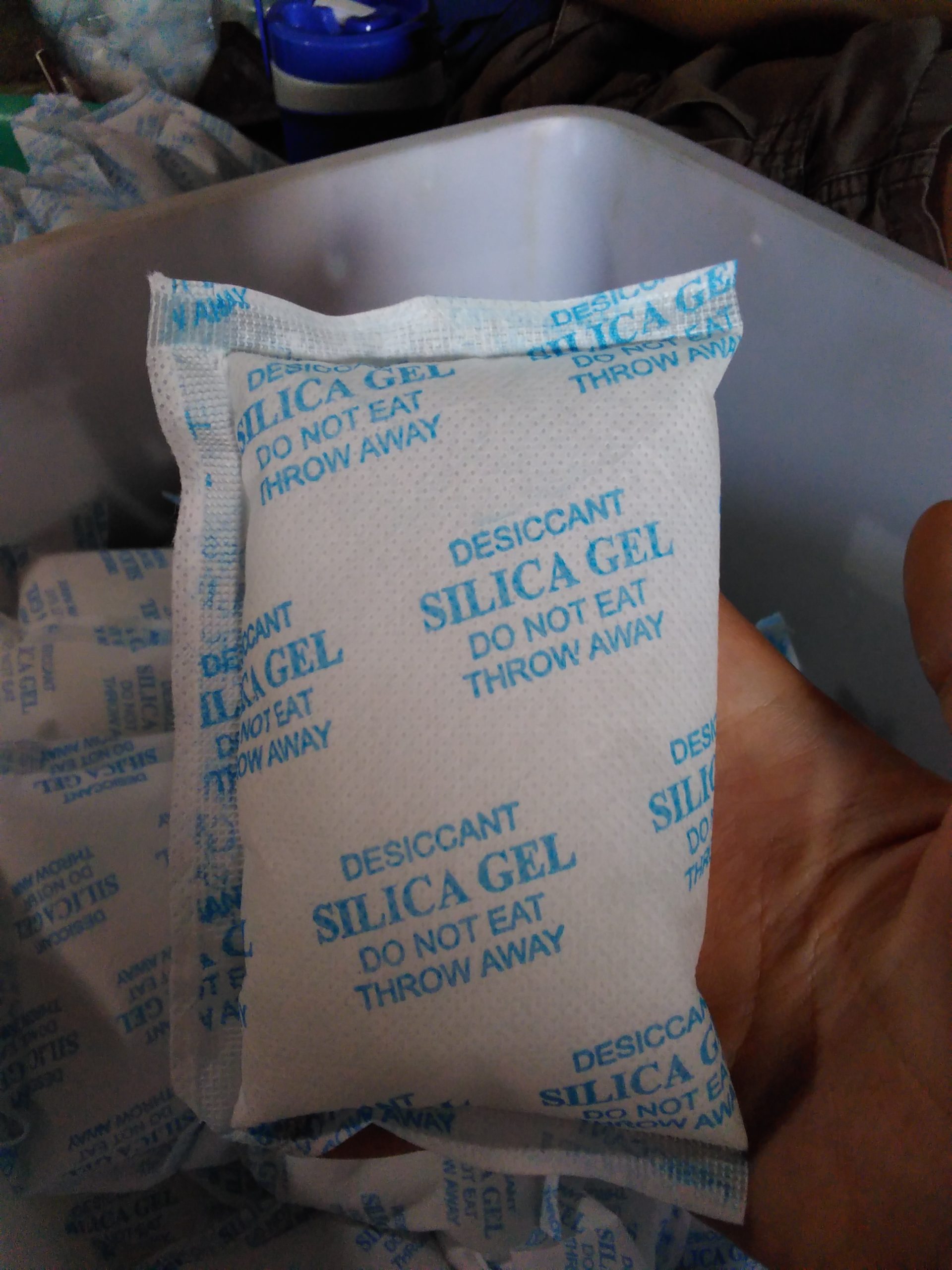 Gói Hút Ẩm Silica Gel 100gram ( nhiều Mẫu) 4 Gói Hút Ẩm Silica Gel 100gram ( nhiều Mẫu) - Ảnh 4